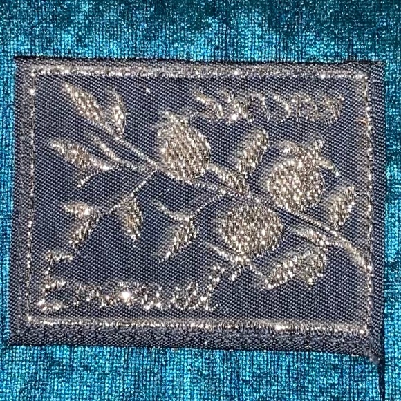 πΊπΈ Silk Embroidered Color-block Crossbody Bag - Picture 2 of 6